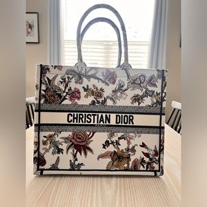 Dior Book Tote Large - canvas with floral embroidery details